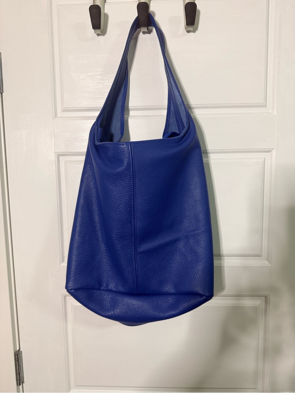 Beautiful New Blue Leather Hobo Shoulder Bag. Made in 🇮🇹 so stunning well made
